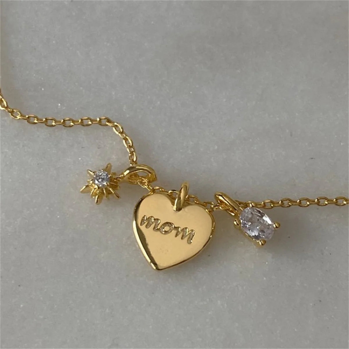 Mother's Day Necklace Ins Wind Letter Mom Zircon Mama Necklace Love Pendant 18K Collar Chain Color Protection